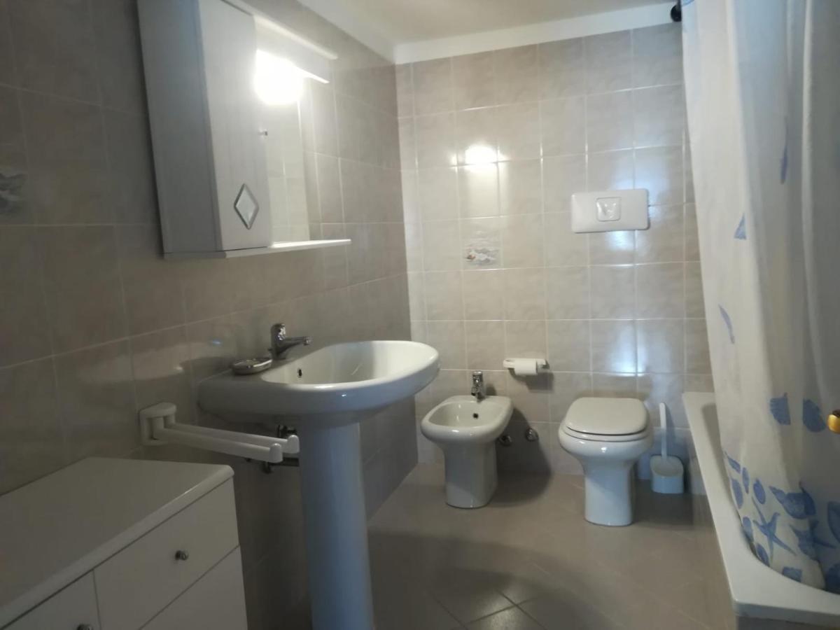 Appartamento Con Vista Chez Mary Roisan Exterior photo